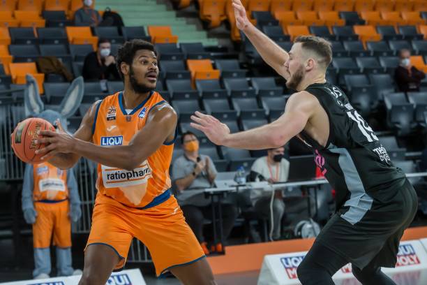 2球并送出 2球并送出